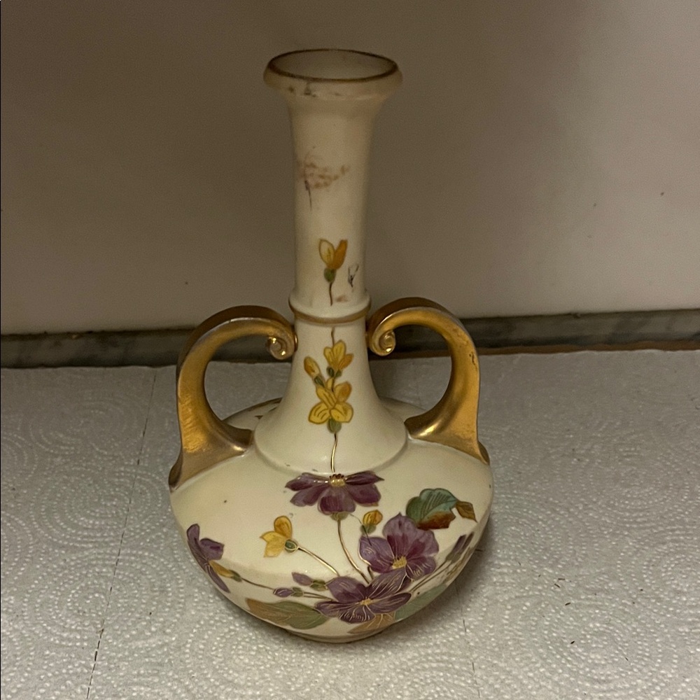 Elegant Floral Vase with Gold Accents signed